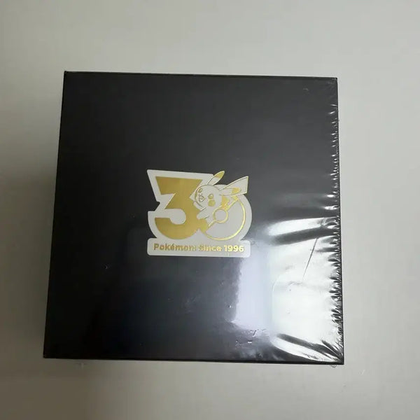 [BUNJANG] Pokemon Store 30th Anniversary August Badge (Sealed) / 포켓몬스토어 온라인 8월뱃지 미개봉 팝니드