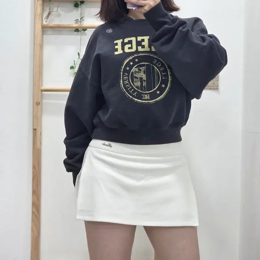 [BUNJANG] RECTO LLEGE Logo Cropped Sweatshirt / [프립]F/렉토(RECTO) LLEGE 로고 크롭 맨투맨