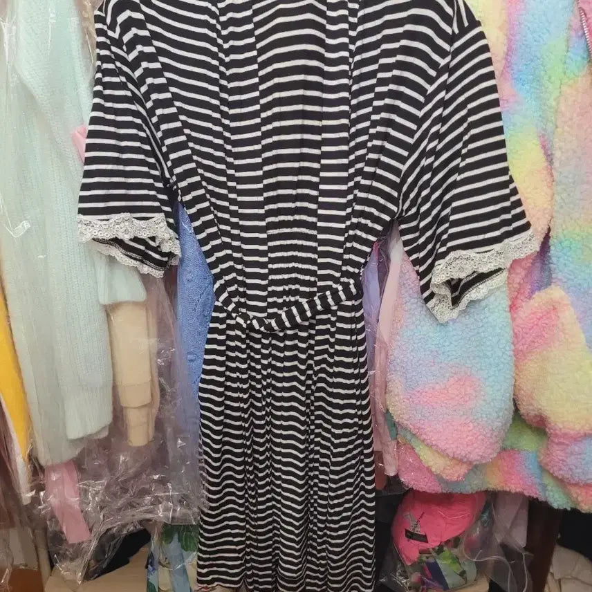 [BUNJANG] Striped Lace Robe / 수입 레이스 스트라이프 로브S