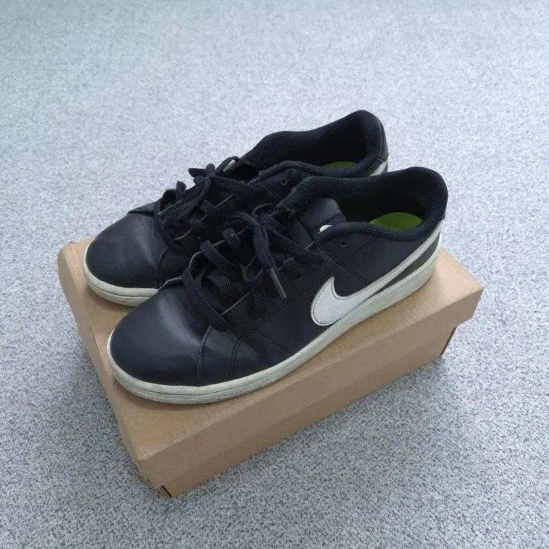 [BUNJANG] Nike Sneakers / 250 나이키 스니커즈/일반 운동화 | 0811B02