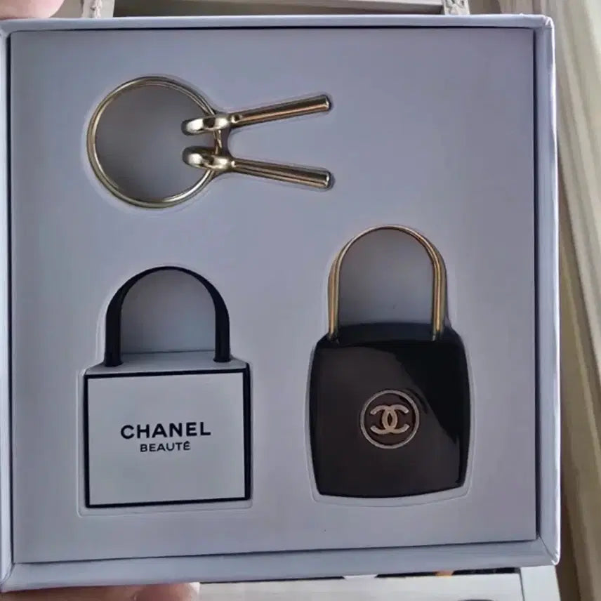 [BUNJANG] Chanel Beauty Lock Keychain Set / 샤넬 뷰티 자물쇠 키링 set