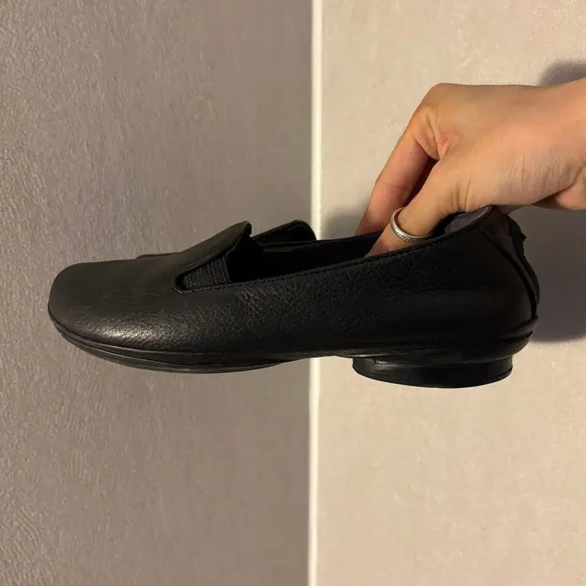 [BUNJANG] Camper Girl Leather Slip-On Shoes / 캠퍼 걸 레더 슬립온