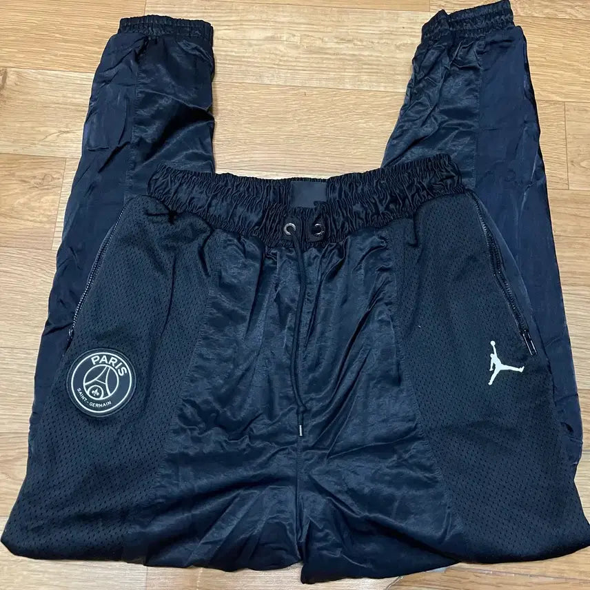 [BUNJANG] Nike Jordan x Paris Saint-Germain PSG Suit Jogger Pants / 나이키 조던 x 파리생제르망 PSG 수트팬츠 조거팬츠 해외S사이즈