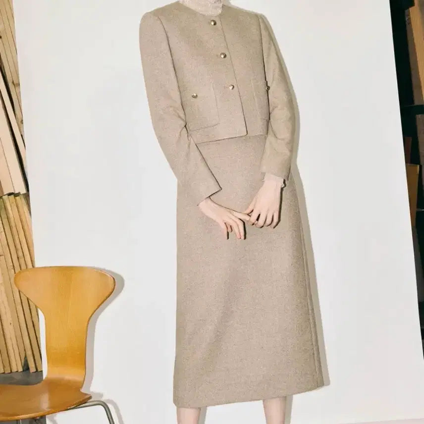 [BUNJANG] LINE EDITION Beige No-Collar Jacket and H-Line Skirt Set / 라인어디션 set ) 이성경 레이펜 하객룩 투피스 세트 (현 최소 44만원에 판매) 1 회 착용