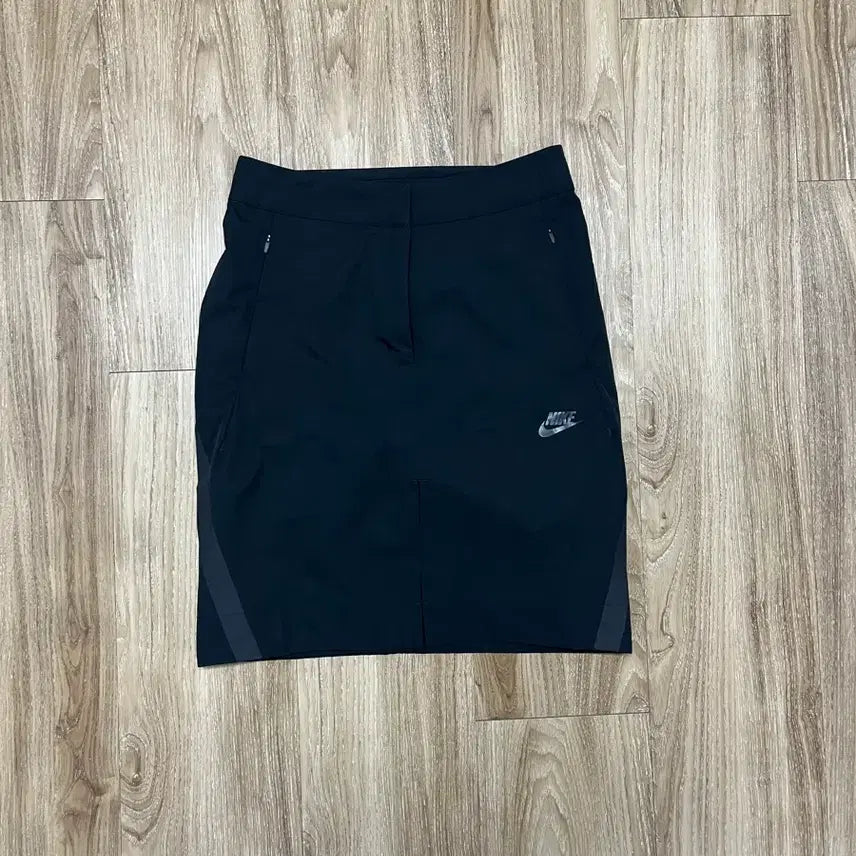 [BUNJANG] Nike Tech Skirt Size S / 나이키 테크 스커트 S