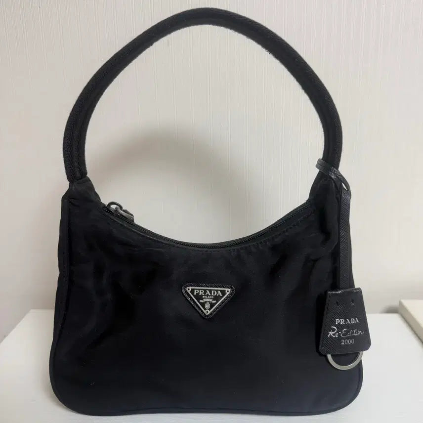 [BUNJANG] Prada Re-Edition 2000 Nylon Shoulder Bag / 프라다 리에디션 2000 나일론 숄더백 호보백