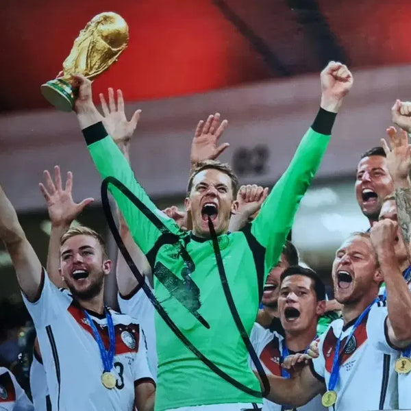 [BUNJANG] Manuel Neuer Signed 6x4 Photograph / 마누엘 노이어 싸인