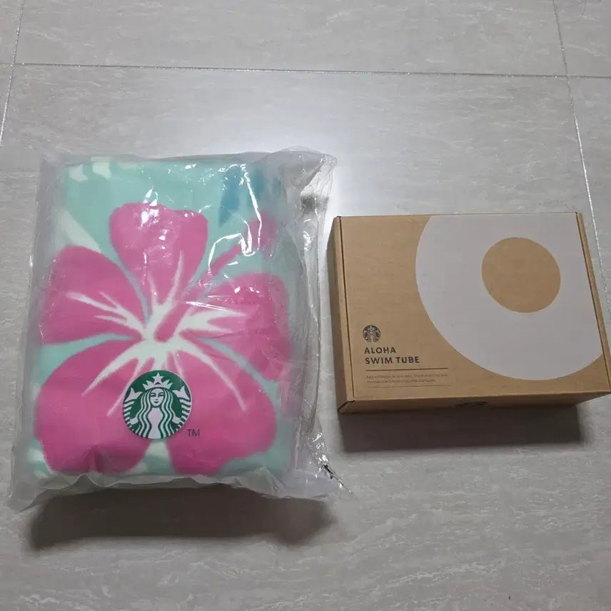 [BUNJANG] Starbucks Aloha Beach Towel & Tube Set / 스타벅스 알로하 비치타월 + 튜브