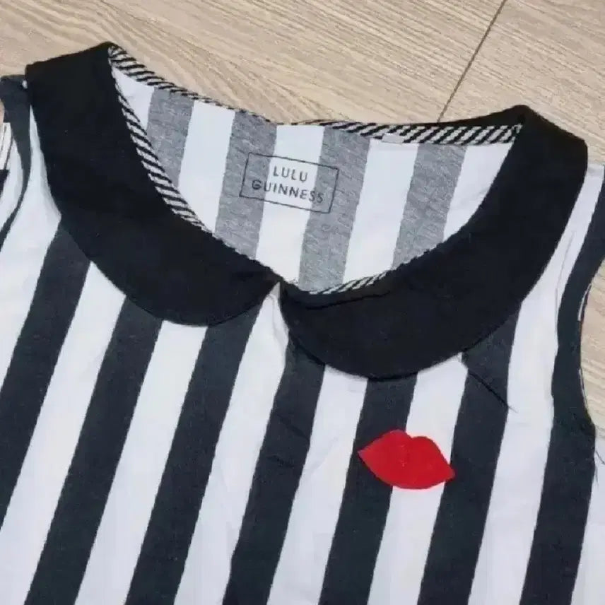 [BUNJANG] Ruruginess x Uniqlo Collaboration Ribbed Tank Top / 루루기네스 유니클로 콜라보 나시