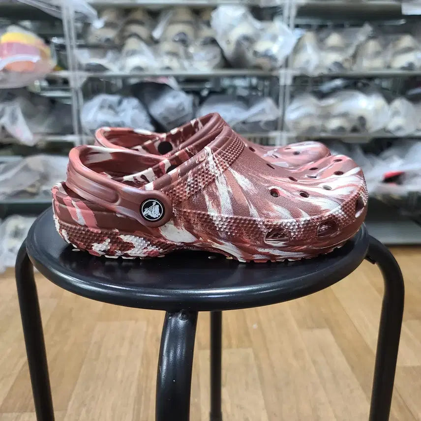 [BUNJANG] Crocs Classic Marbled Clog / [크록스] 클래식 마블 클로그 [230, 240, 265, 270] [206867-2FM]