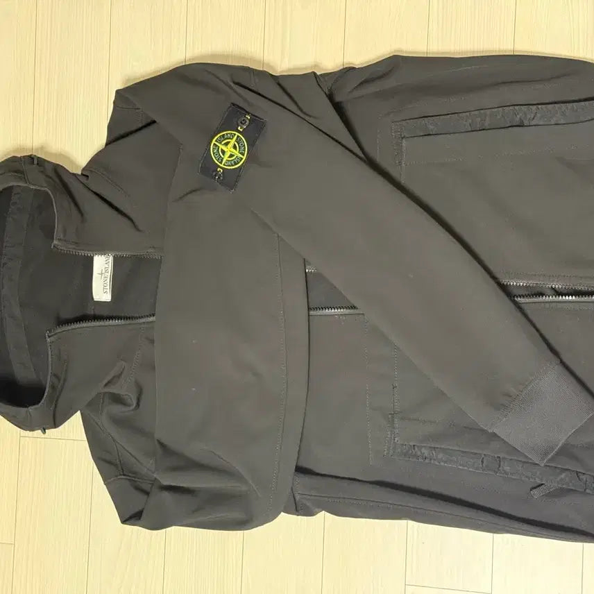 [BUNJANG] Stone Island Soft Shell Jacket / 스톤아일랜드 소프트쉘 바람막이 L
