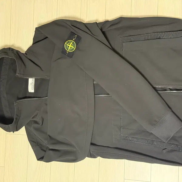 [BUNJANG] Stone Island Soft Shell Jacket / 스톤아일랜드 소프트쉘 바람막이 L