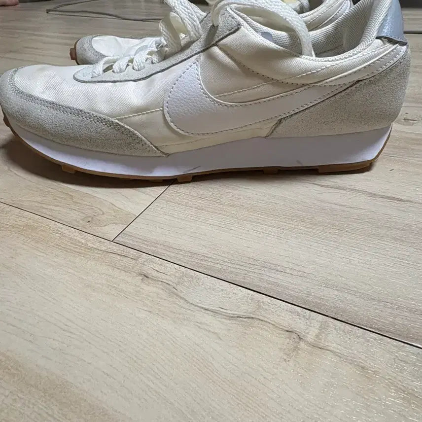 [BUNJANG] Nike Daybreak Cream/White 245mm / 나이키 데이브레이크 크림/화이트 245mm