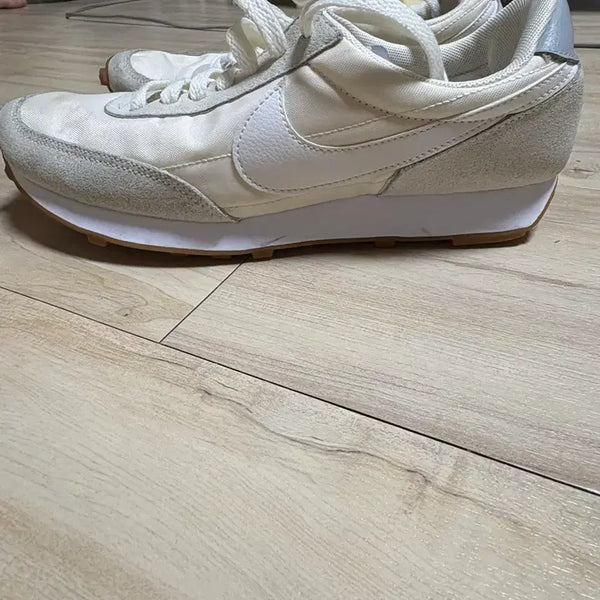 [BUNJANG] Nike Daybreak Cream/White 245mm / 나이키 데이브레이크 크림/화이트 245mm