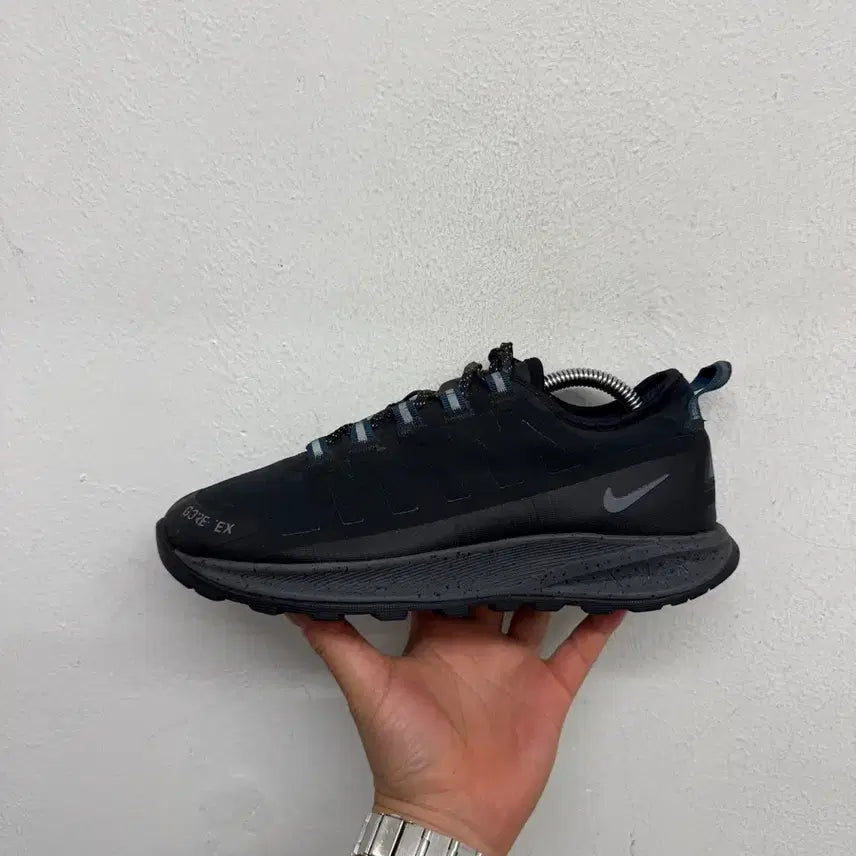 [BUNJANG] Nike ACG GORE-TEX Black Sneakers 245 / 나이키 ACG 고어텍스 검정색 운동화 245