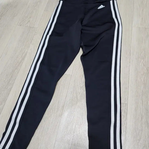 [BUNJANG] Adidas Three-Stripe Leggings / 아디다스 삼선 레깅스