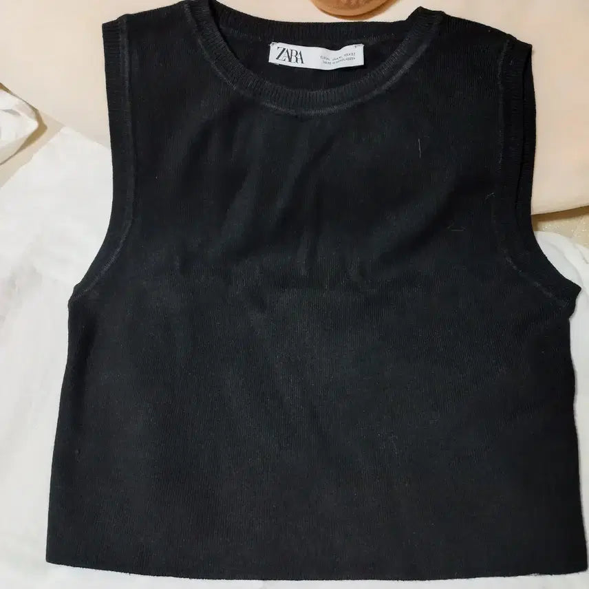 [BUNJANG] Zara Sleeveless Knit Top Black / 자라 민소매 니트 블랙