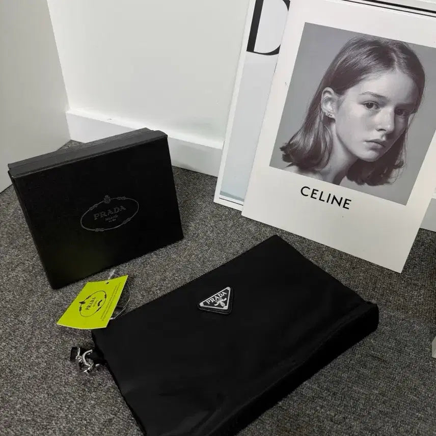 [BUNJANG] Prada Beauty Handle Pouch Clutch Black / 프라다뷰티 핸들 파우치 클러치 블랙