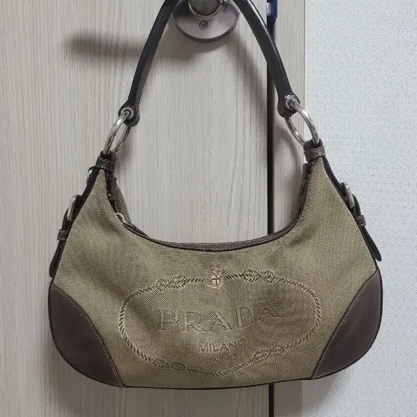 [BUNJANG] Prada Logo Jacquard Shoulder Bag Beige/Brown / 프라다 로고 자카드 숄더백 베이지/브라운