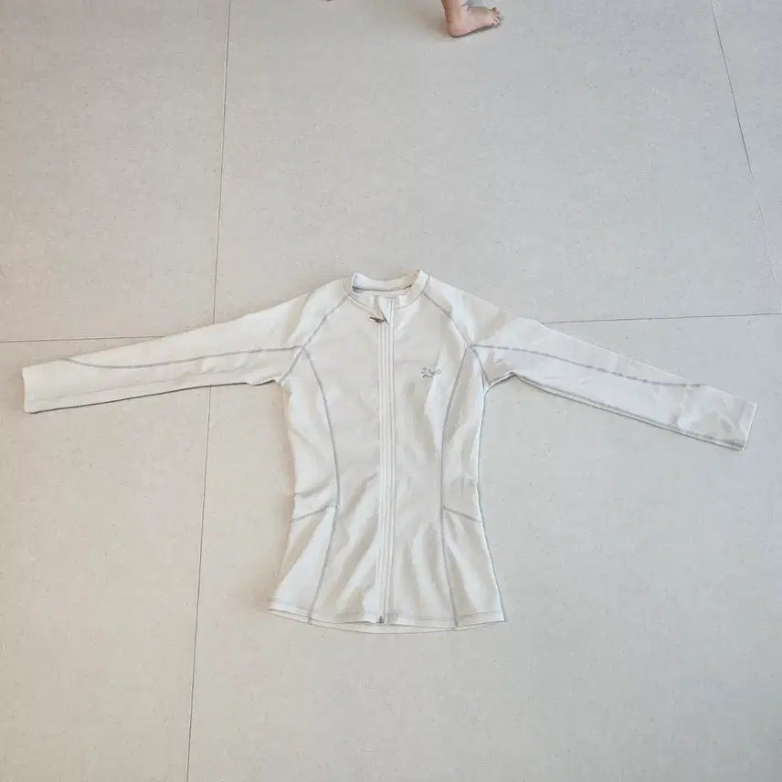 [BUNJANG] Women's White Zip-Up Rash Guard (Size 44) / 여성 흰색 집업 래쉬가드 44사이즈