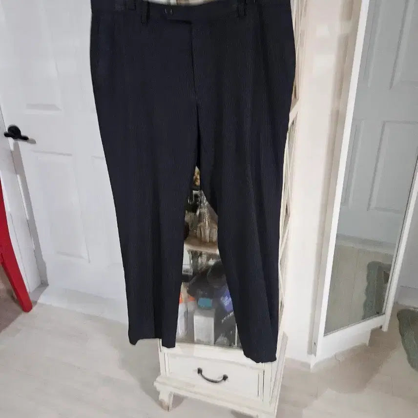 [BUNJANG] Men's Black Vertical Stripe Suit Pants (Size 34) / 남성 정장 바지 검정 세로 스트라이프 34