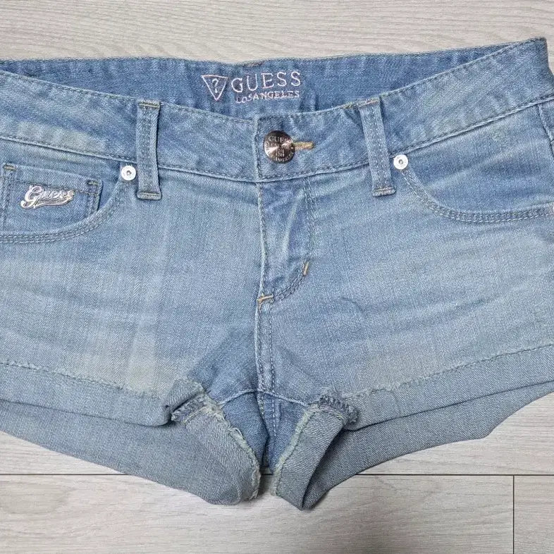 [BUNJANG] Guess Denim Shorts Light Wash / 게스 반바지 데님 연청