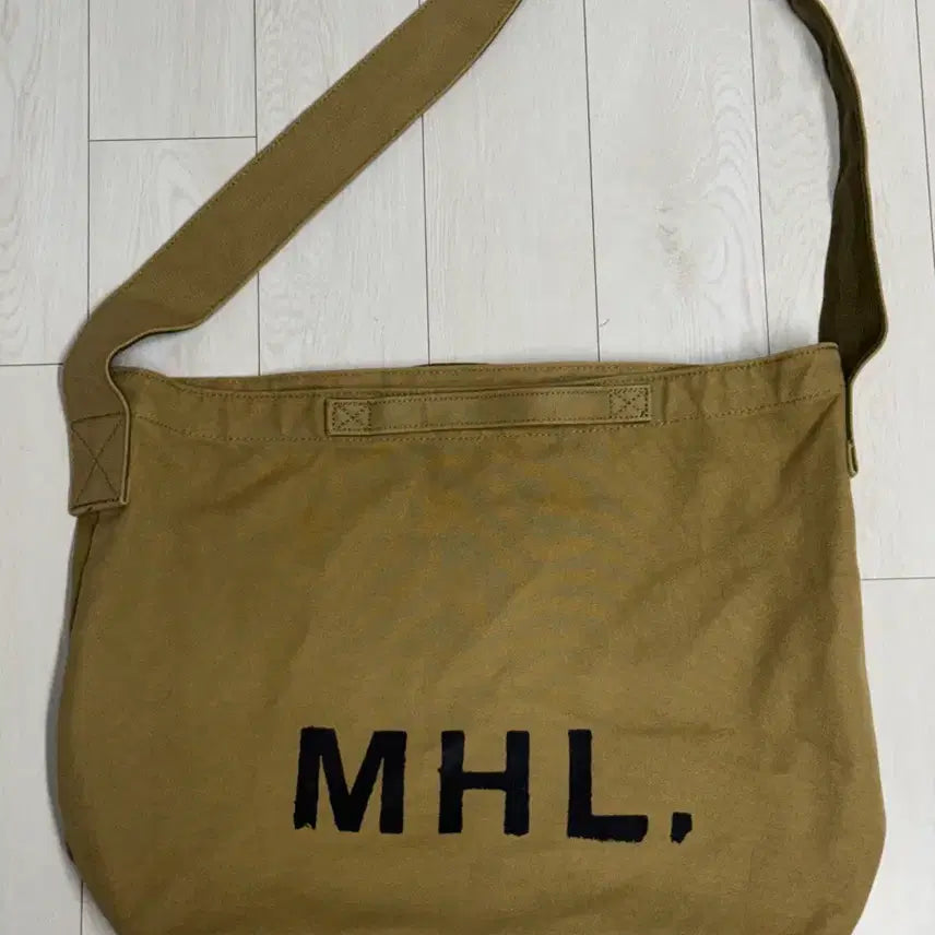[BUNJANG] Margaret Howell Canvas Shoulder Bag Camel / 마가렛호웰 캔버스백캔버스 숄더백 카멜
