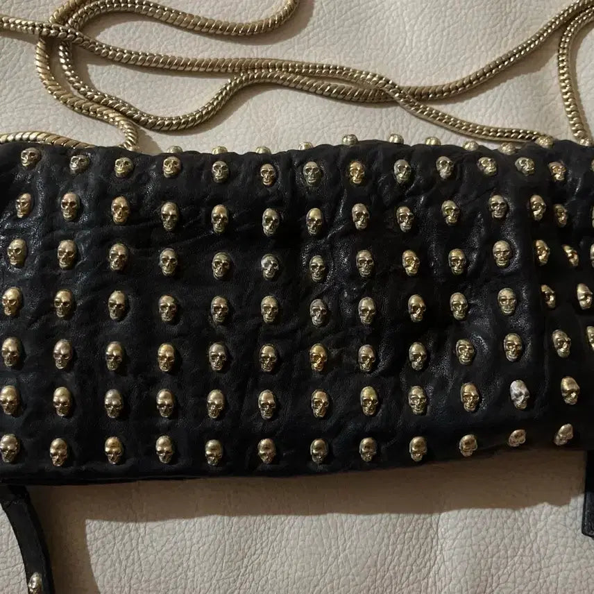 [BUNJANG] Thomas Wylde Black Patterned Skull Clutch Bag with Chain Strap / 토마스 와일드 클러치백 블랙 패턴 Thomas Wylde