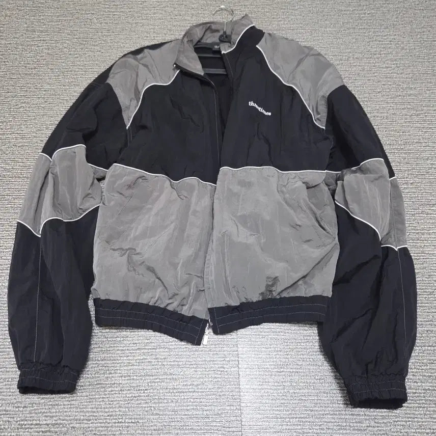 [BUNJANG] 3Times Vintage Windbreaker Grey Black S / 반택포)쓰리타임즈 빈티지 윈드브레이커 바람막이 S 그레이 블랙