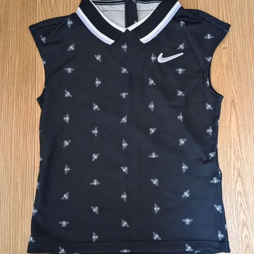 [BUNJANG] Nike Women's Short Sleeve Polo Shirt Bee Pattern Black / 나이키 여성 반팔 카라티 꿀벌 패턴 블랙