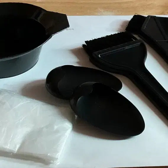 [BUNJANG] Hair Dyeing Tool Kit with Ear Covers / 새상품- 셀프 염색도구 (귀마개포함)