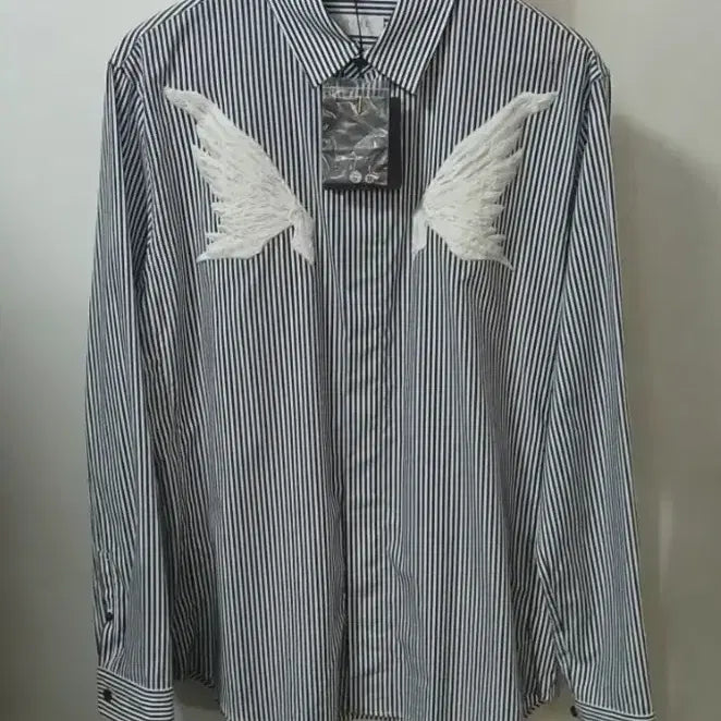 [BUNJANG] Time Homme Wing Embroidery Shirt / 타임 옴므  날개 자수 셔츠