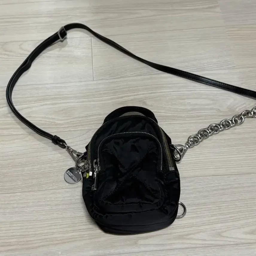 [BUNJANG] Diesel Black Nylon Quilted Mini Crossbody Bag / 디젤 블랙 나일론 퀼팅 미니 크로스백