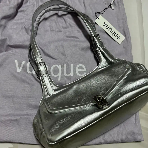 [BUNJANG] Vunque Occam Doux Pocket Shoulder Bag Medium Silver / 분크 실버 숄더백 미듐