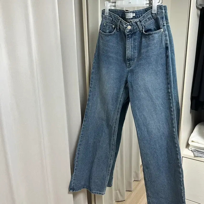 [BUNJANG] Trendier Apparel Ditto Wide Long Bootcut Denim Jeans / 트렌디어페럴 디토 와이드 롱 부츠컷 데님