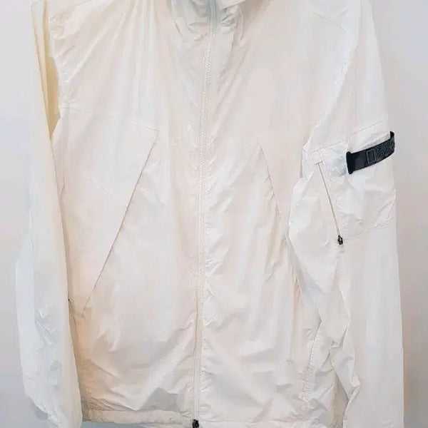 [BUNJANG] National Geographic White Windbreaker Jacket Size 100 / 내셔널지오그래픽 바람막이 화이트100