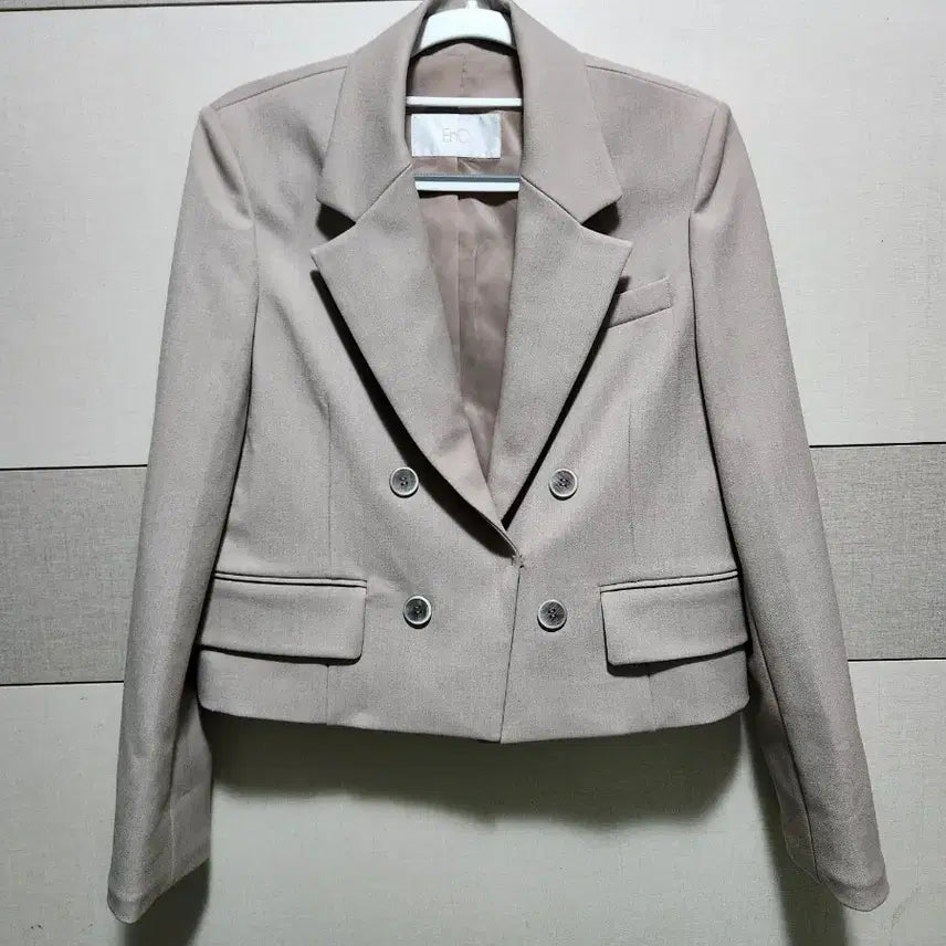 [BUNJANG] EnC Women's Beige Cropped Double-Breasted Blazer / EnC 여성 베이지 크롭 더블자켓 85-90-160 / 정장자켓