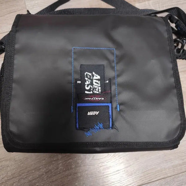 [BUNJANG] Eastpak Other Air Crossbag / 이스트팩 아더에어 크로스백 팝니다