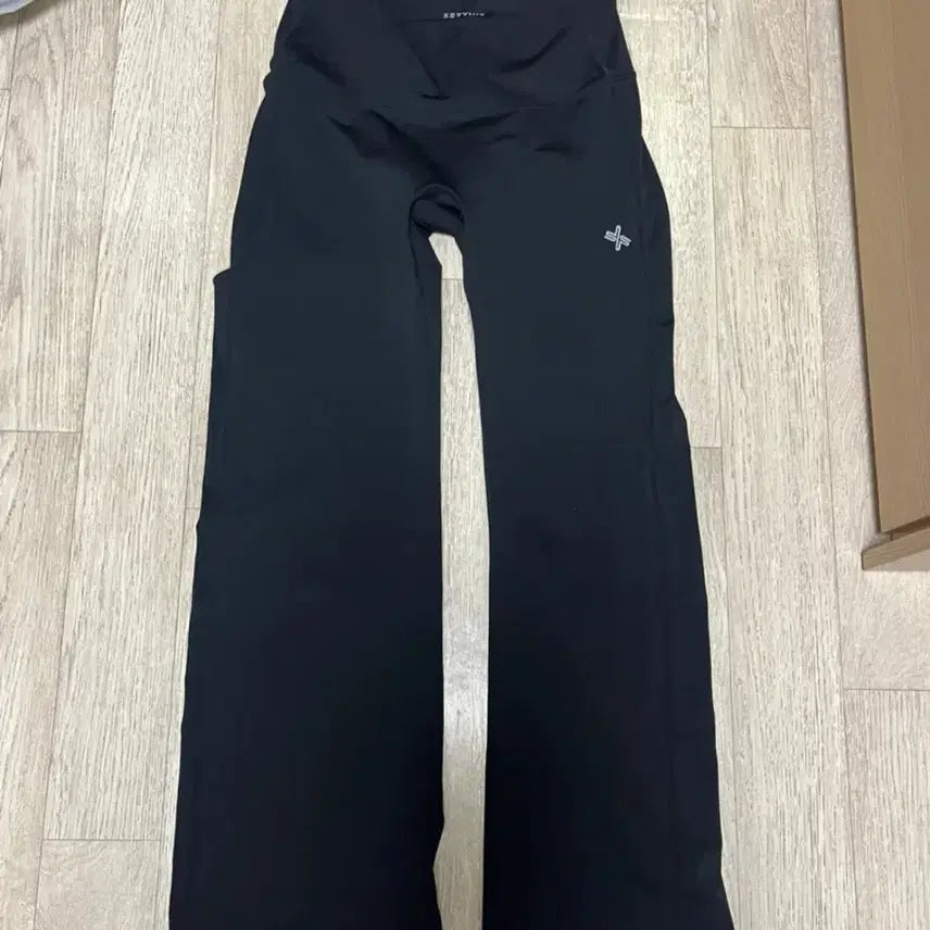 [BUNJANG] Xexymix Black Bootcut Leggings - Size L (Short) / XEXYMIX 레깅스 블랙 부츠컷 라지 L 사이즈 숏