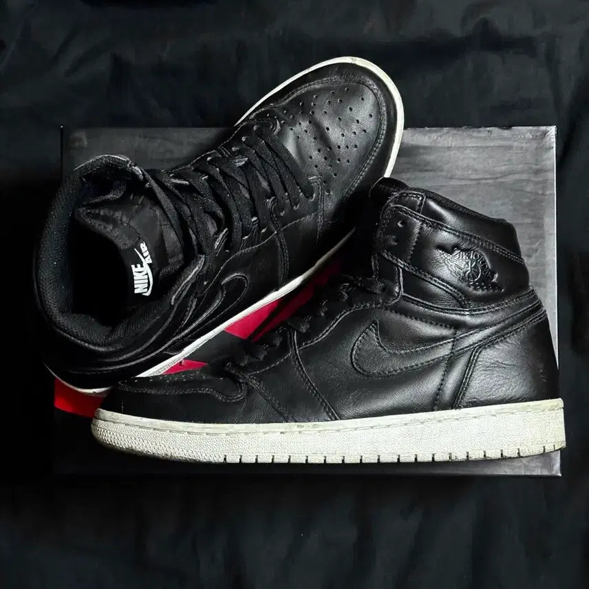 [BUNJANG] Nike Air Jordan 1 Retro High OG Cyber Monday Sneakers / [265] 나이키 에어 조던1 레트로 하이 OG 사이버먼데이
