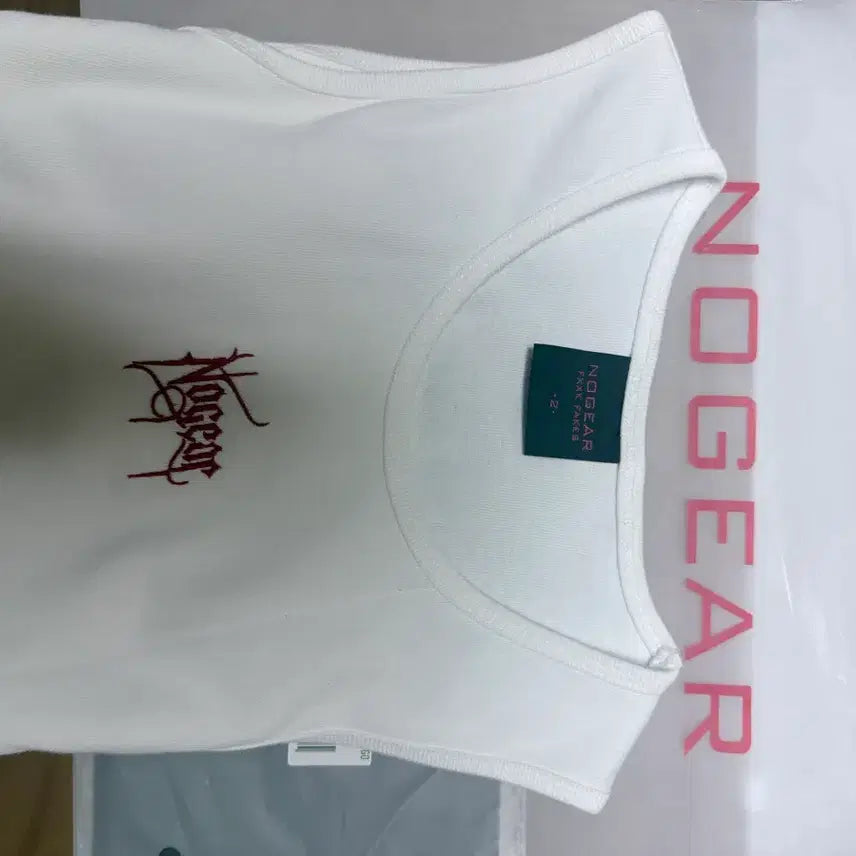 [BUNJANG] Nogear White Red Logo Tank Top Size 2 / 노기어 탱크탑 나시 화이트 레드로고 2사이즈 새상품