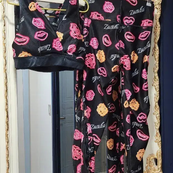 [BUNJANG] Zumba Wear Authentic Lip & Rose Sports Bra and Leggings Set / 줌바웨어 정품 Zumba 립앤로즈 브라 하의 셋업