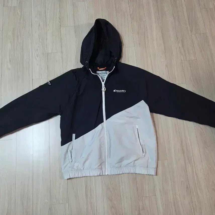 [BUNJANG] Discovery Hooded Windbreaker Jacket / 디스커버리 후드 바람막이 자켓