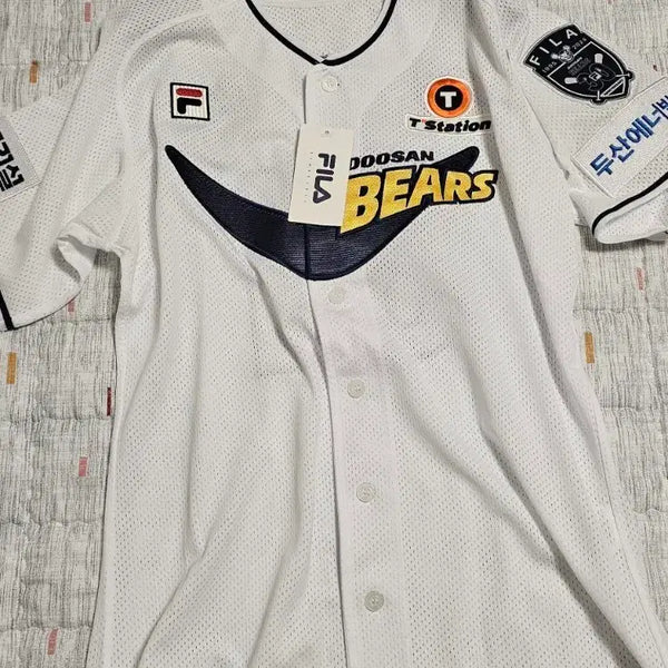 [BUNJANG] Doosan Bears FILA 30th Anniversary Half-Moon Jersey (Size 95) / 두산베어스 휠라 30주년 반달 유니폼 새상품(택 부착) 판매합니다.