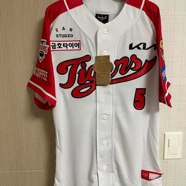 [BUNJANG] KIA Tigers 2024 IAAP Authentic Summer Uniform XL (Kim Do-young Embroidered) / KIA 타이거즈 24 아이앱 어센틱 써머 유니폼 105(XL) 김도영 자수마킹 새상품 기아타이거즈
