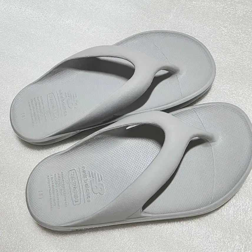 [BUNJANG] New Balance Flip-Flops Size S / 뉴발란스 쪼리(s)