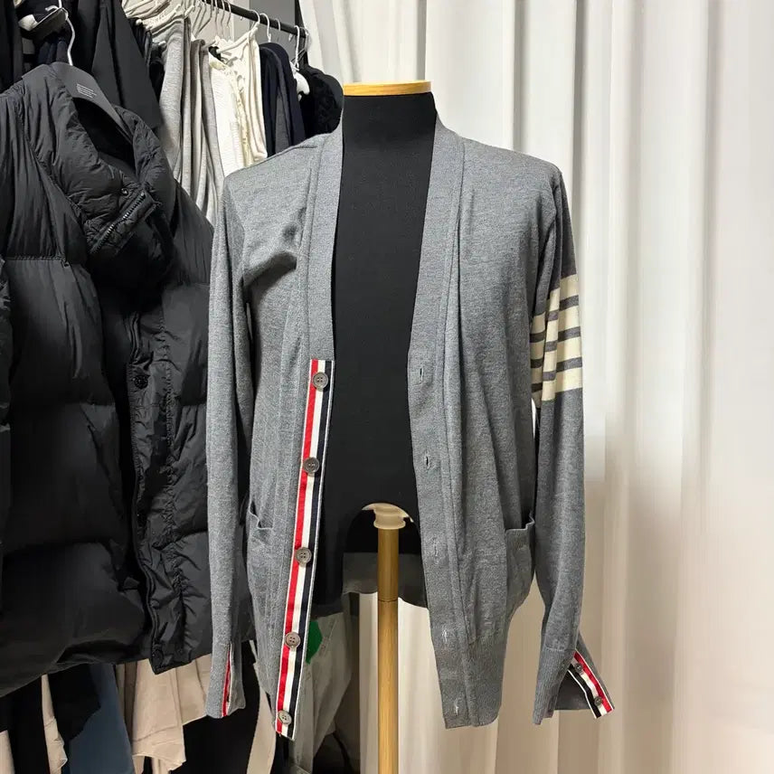 [BUNJANG] Thom Browne Merino Wool Diagonal Stripe Armband Cardigan / {상태A/2}톰브라운 메리노울 사선완장 가디건