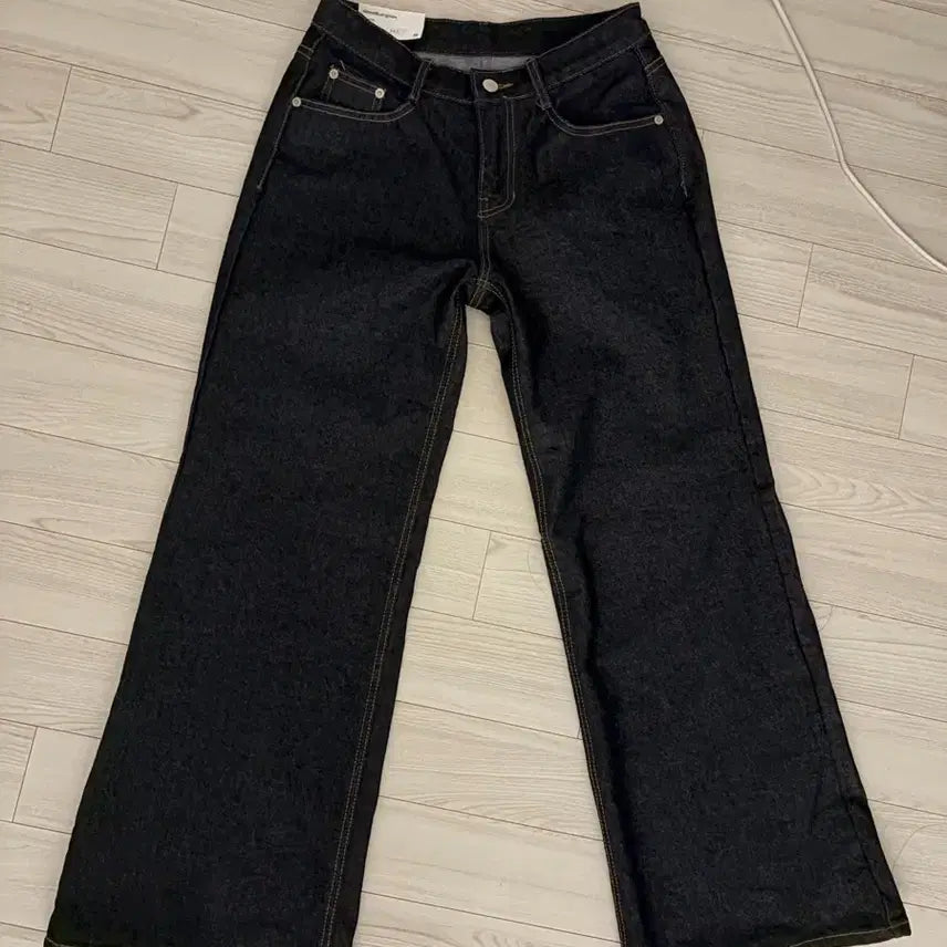 [BUNJANG] LITKIM Non-Fade Flare Low-Rise Pants / 릿킴 논페이드 플레어 로우라이즈
