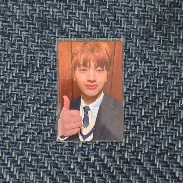 [BUNJANG] BTOB Yook Sung Jae Tower Records Photocard / 비투비 육성재 타워레코드 포카