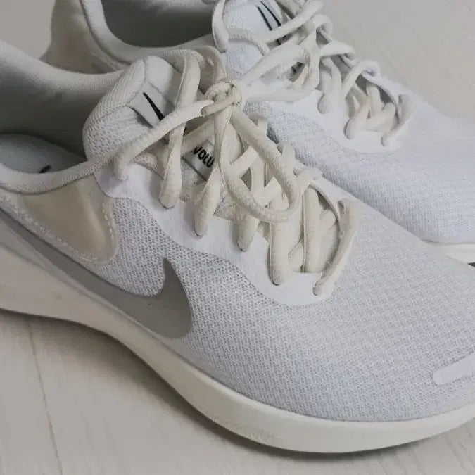 [BUNJANG] Nike Revolution 7 Running Shoes / 나이키 레볼루션 7  운동화 런닝화//230